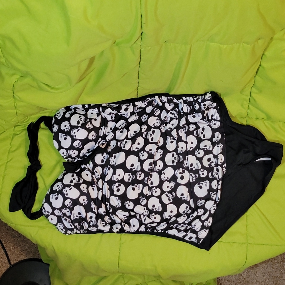 One piece swim suit size XL